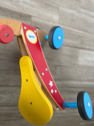 Triciclo/correpasillos de madera infantil