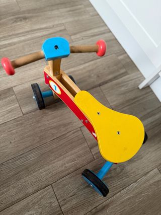 Triciclo/correpasillos de madera infantil