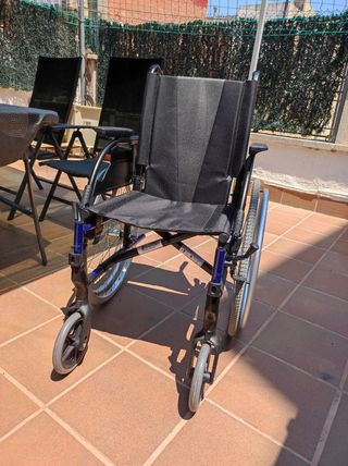 Silla de ruedas plegable