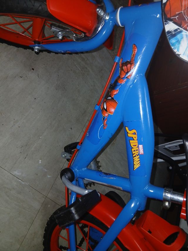 Bicicleta Spiderman (no tiene cadena)