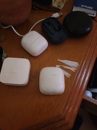Auriculares JBL blancos