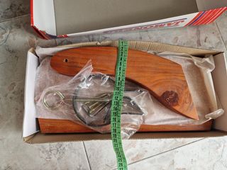 Jamonera de madera roja