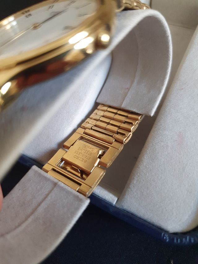 Reloj Seiko Cuarzo Dorado