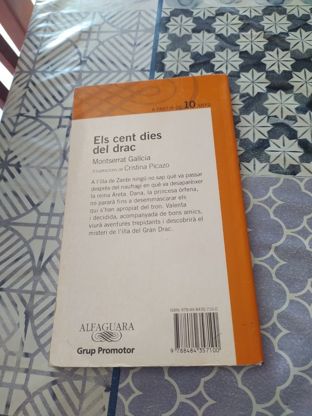 ELS CENT DIES DEL DRAC (Catalan Edition)