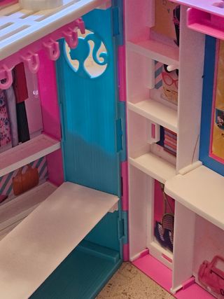 Barbie guardaroba portatile