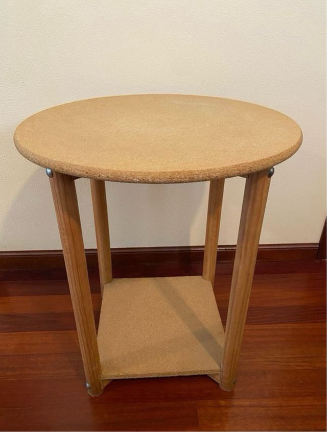 Mesa camilla con faldón verde oliva bordado