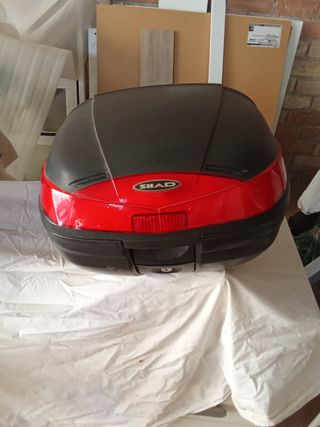 Honda CBF 250 roja