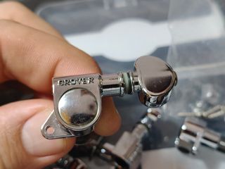 Clavijeros Grover cromados x6