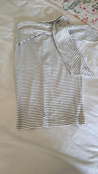 Falda rayada blanco y negro