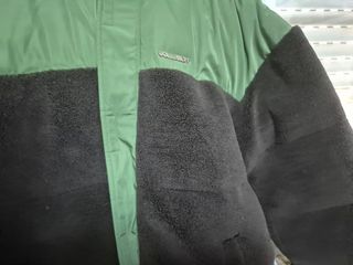 Chaqueta COLLUSION (Asos) unisex verde-negra