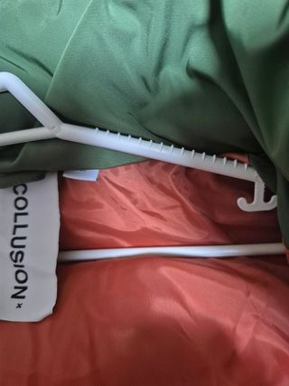 Chaqueta COLLUSION (Asos) unisex verde-negra