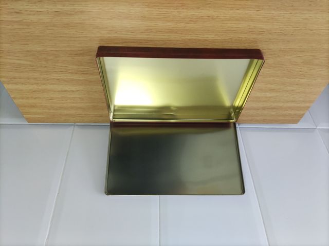 Caja metálica Nestlé Bombones