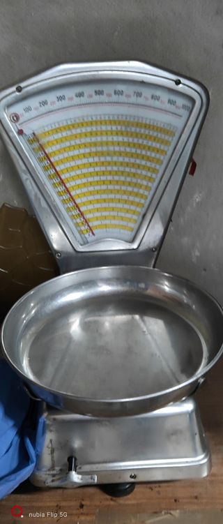 Balanza tienda  antigua