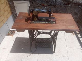 Máquina coser Singer antigua