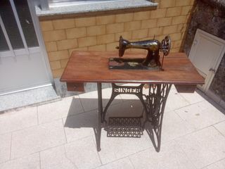 Máquina coser Singer antigua