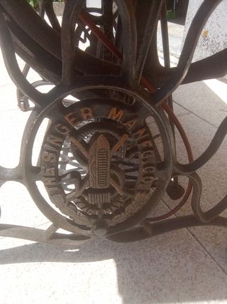 Máquina coser Singer antigua