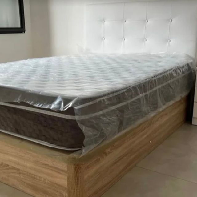 Canapes y colchones de 150x190 en stock