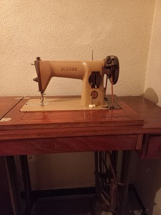 Máquina de coser Singer antigua