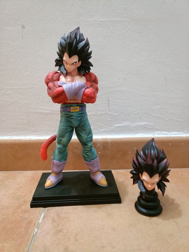 Figura Vegeta SSJ4 GT