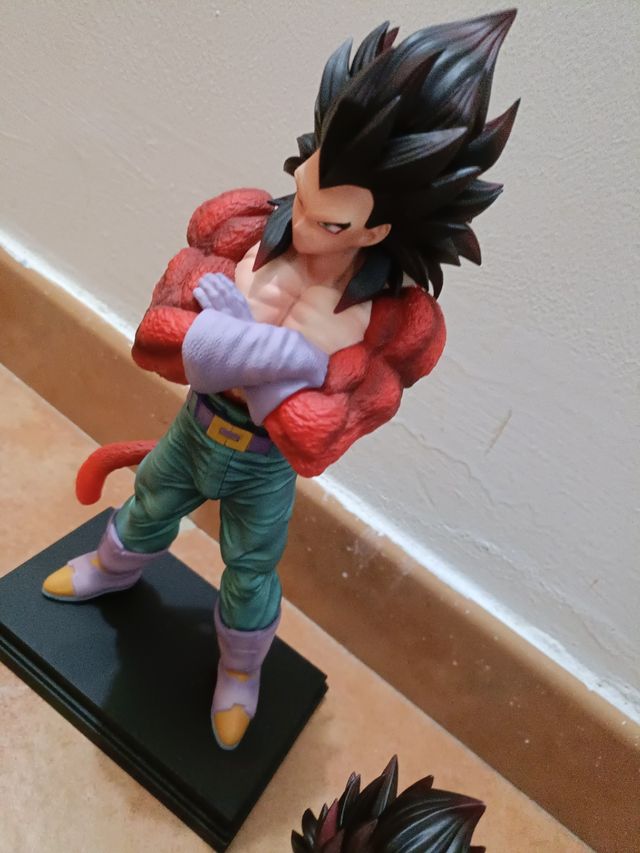 Figura Vegeta SSJ4 GT