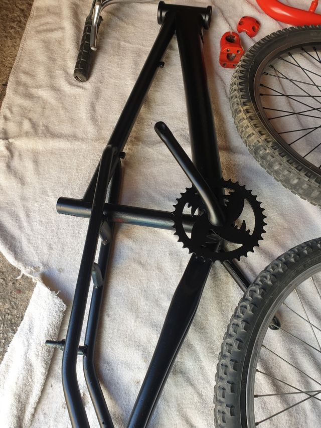 Bicicleta BMX Monty - Negra