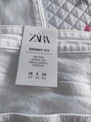 Jeans Zara blancos talla M