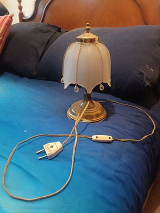 2 Lámparas mesita dorada y blanca