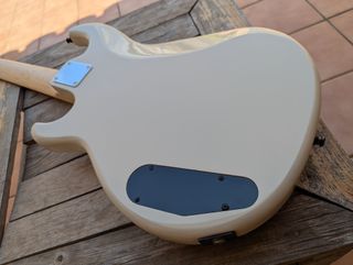 Yamaha BB235 VW – bajo eléctrico 5 cuerdas