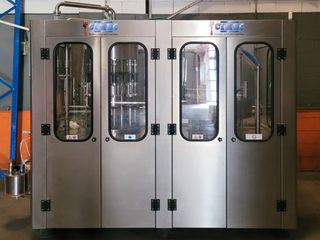 CIMEC: Monobloque llenadora y embotelladora