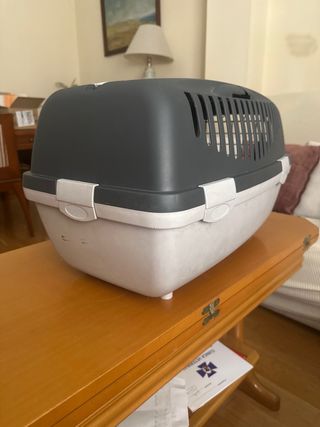 Transportín perro gris y negro