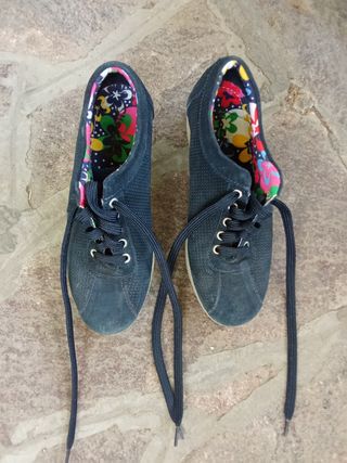 Scarpe sportive nere e multicolor