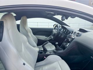 Peugeot RCZ 2010