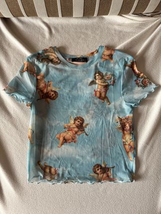 Camiseta Bershka ángela 