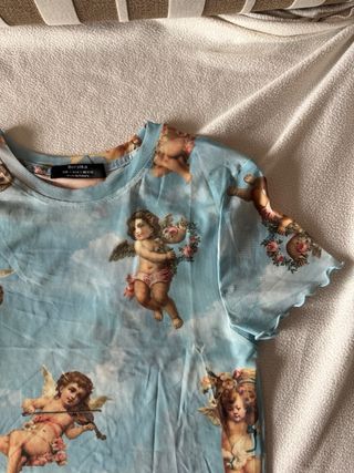 Camiseta Bershka ángela 
