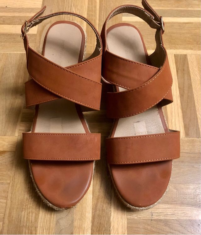 Sandalias cuña Women'secret marrón