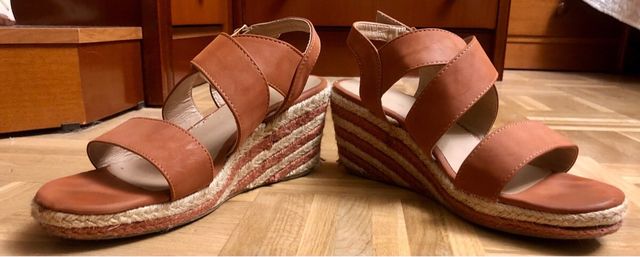 Sandalias cuña Women'secret marrón