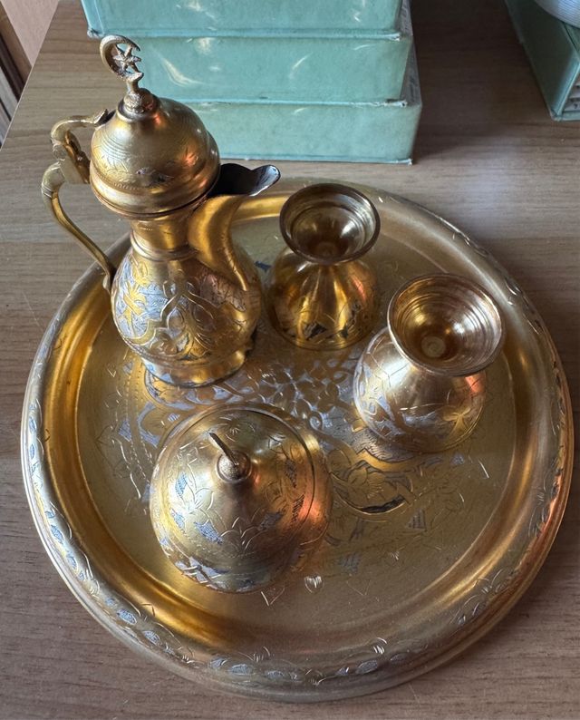 Set caffè in metallo dorato