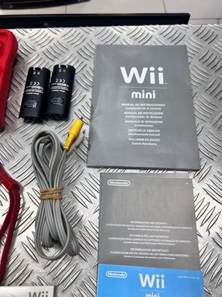 CONSOLA NINTENDO WII MINI COMPLETA 
