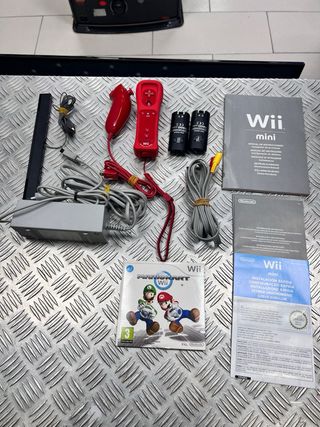 CONSOLA NINTENDO WII MINI COMPLETA 
