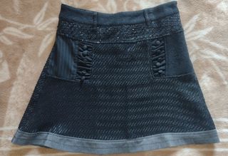 Falda midi Desigual negra estilo tweed