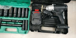 Llave de impacto inalámbrica + juego de vasos