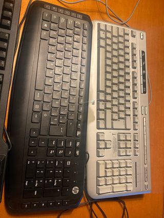 4 Teclados HP & Invex y ratones