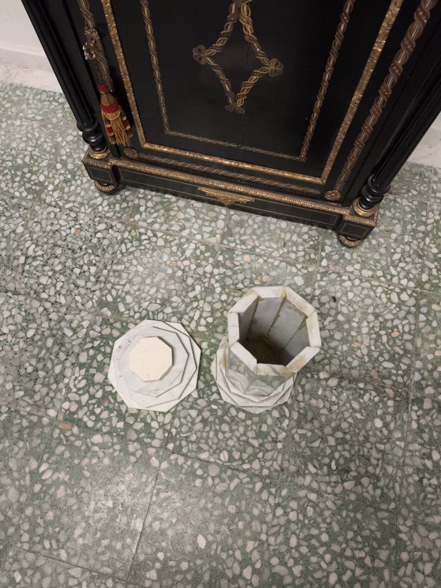 Pedestal mármol blanco
