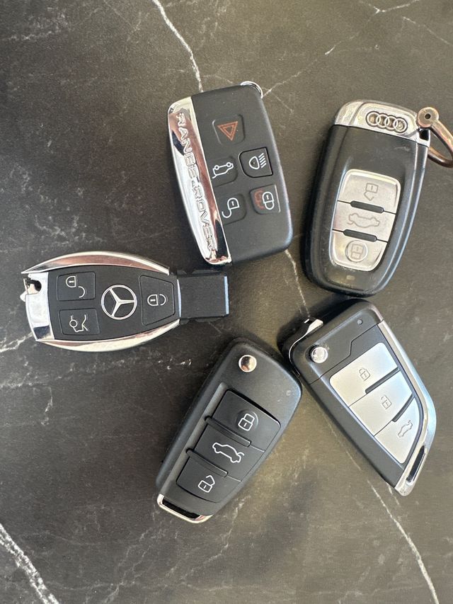 Se hacen llaves de coche Mercedes, Audi, VW