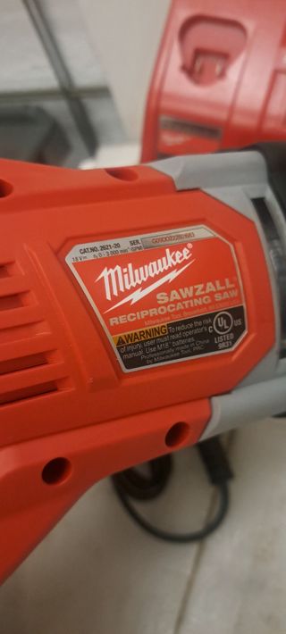 Sierra sable Milwaukee M18 + batería