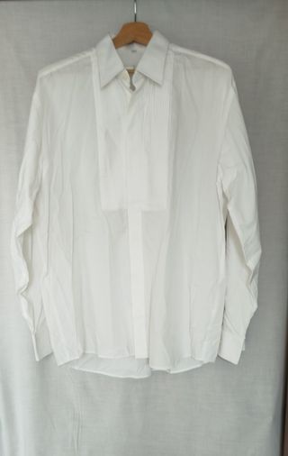 Camisa blanca traje campero