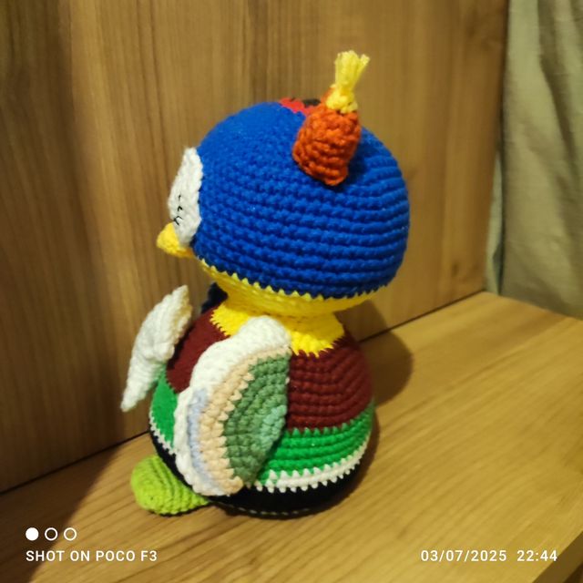 Búho de crochet multicolor