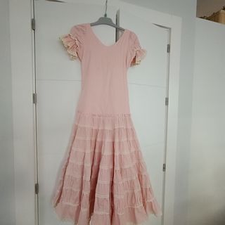 Traje Flamenca niña rosa para 6-7 años.