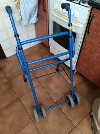 Andador con ruedas
