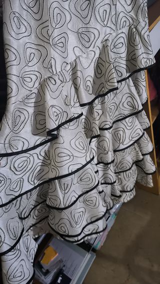 Traje Sevillana Blanco-Negro